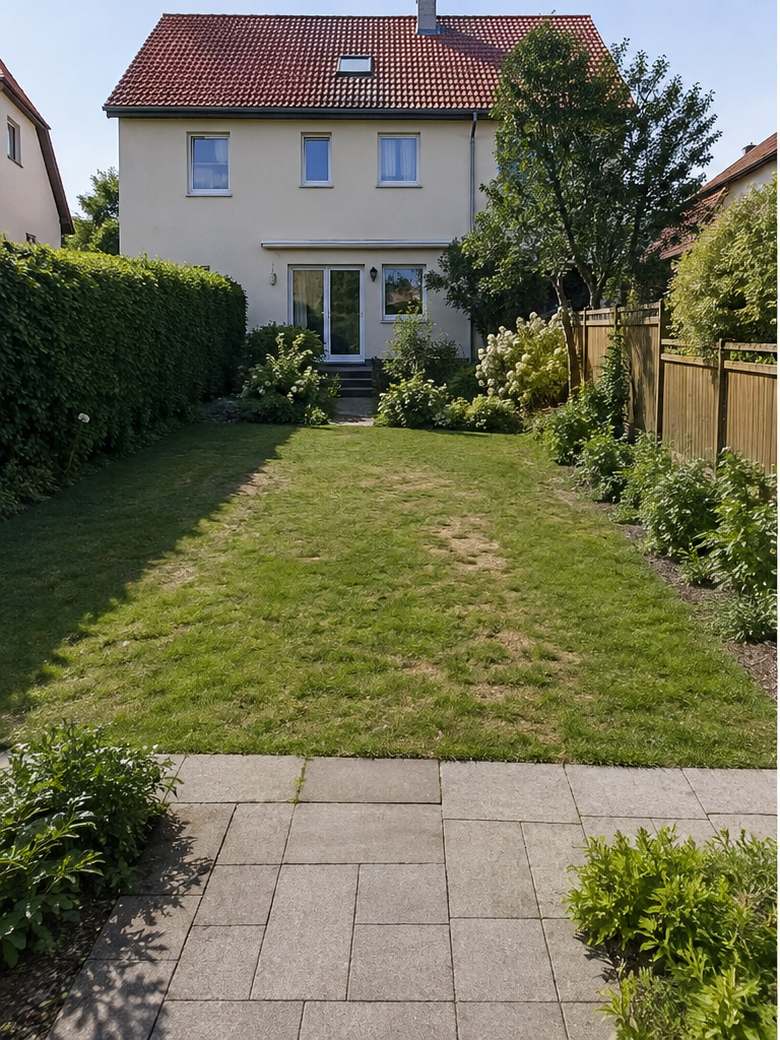 Vorher: Rasengarten ohne Pool